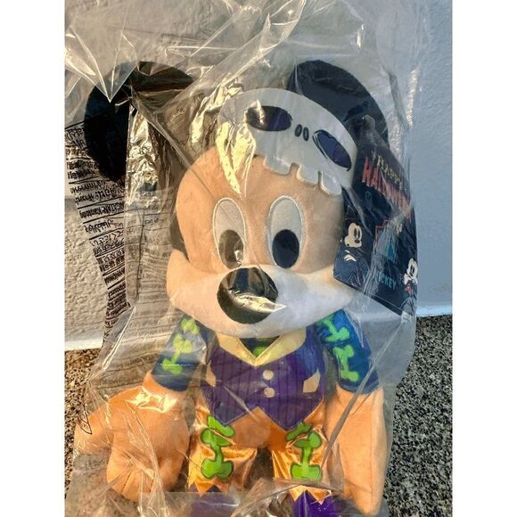 Mickey Mouse Glow-in-the-Dark Halloween 2023 Plush Medium 15'' Disney NWT Sealed - Picture 7 of 10